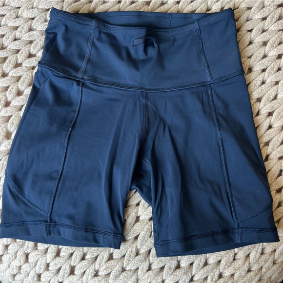 Lululemon fast & free biker short 6” size 4, navy - Picture 5 of 8